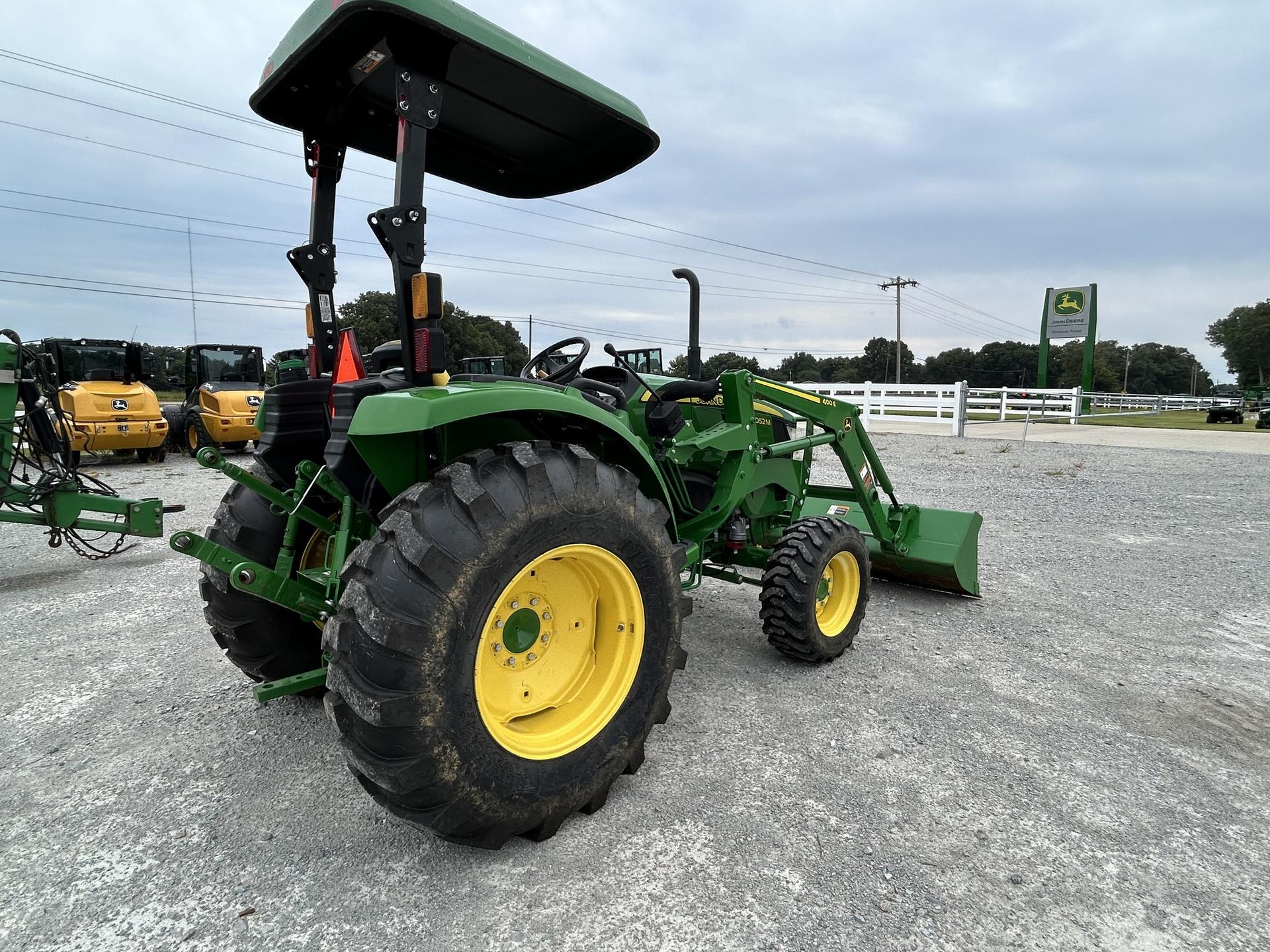 2021 John Deere 4052M