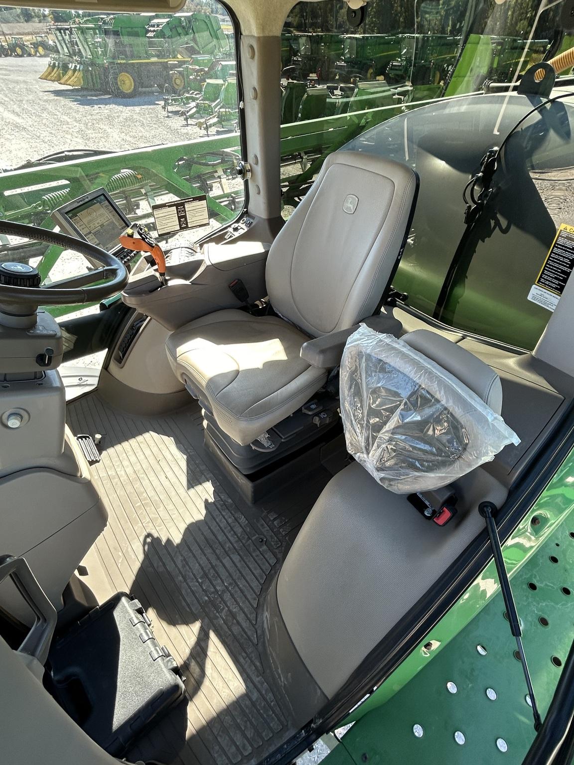 2020 John Deere R4038 Image