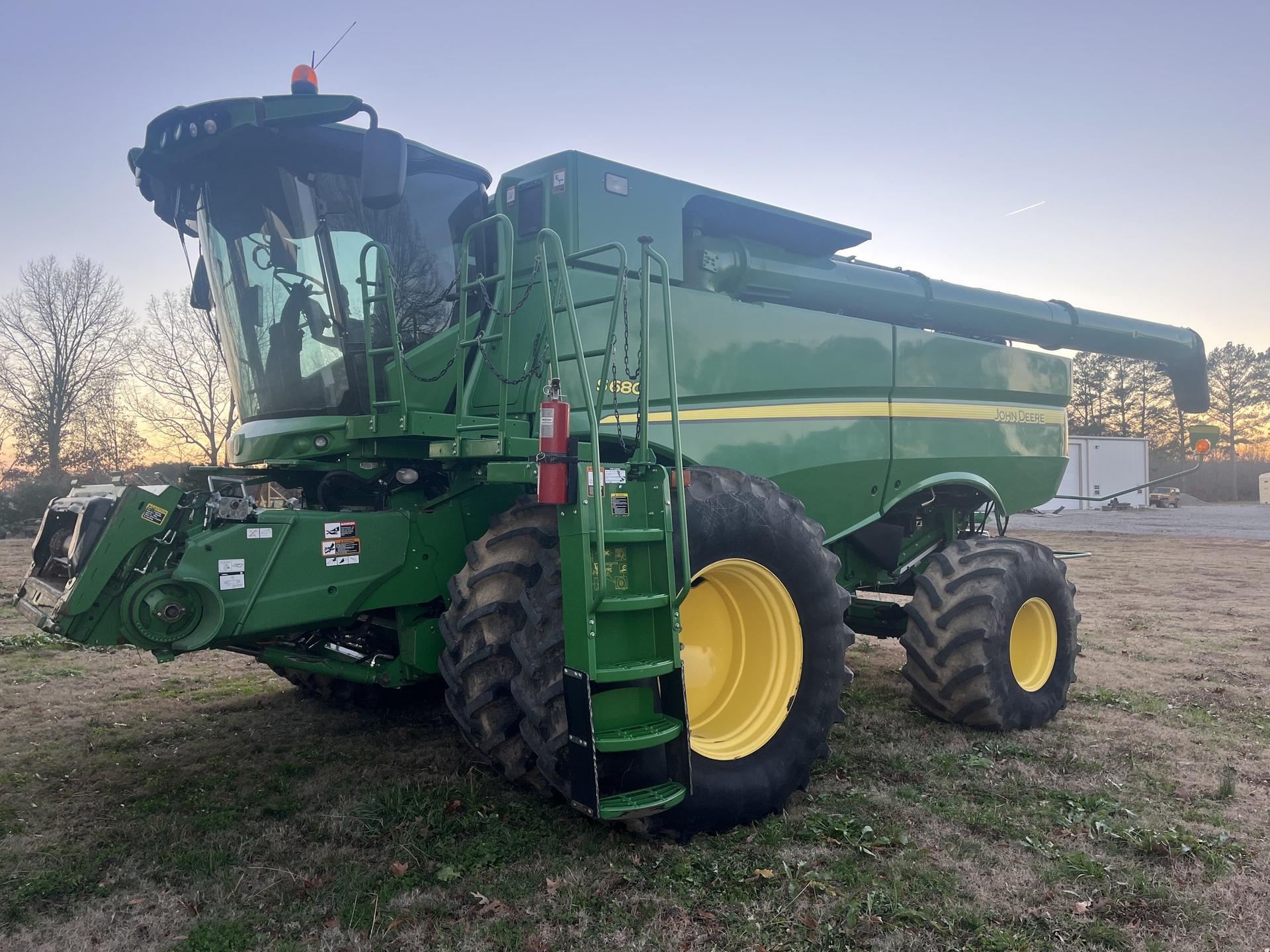 2017 John Deere S680 Image