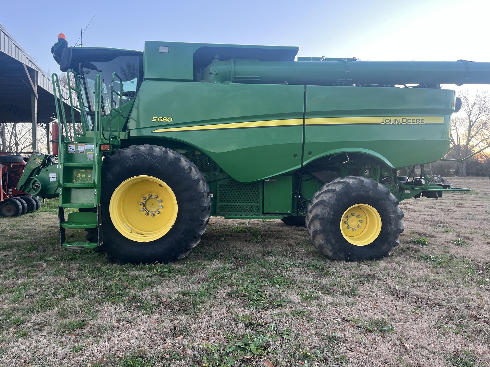 2017 John Deere S680 Image