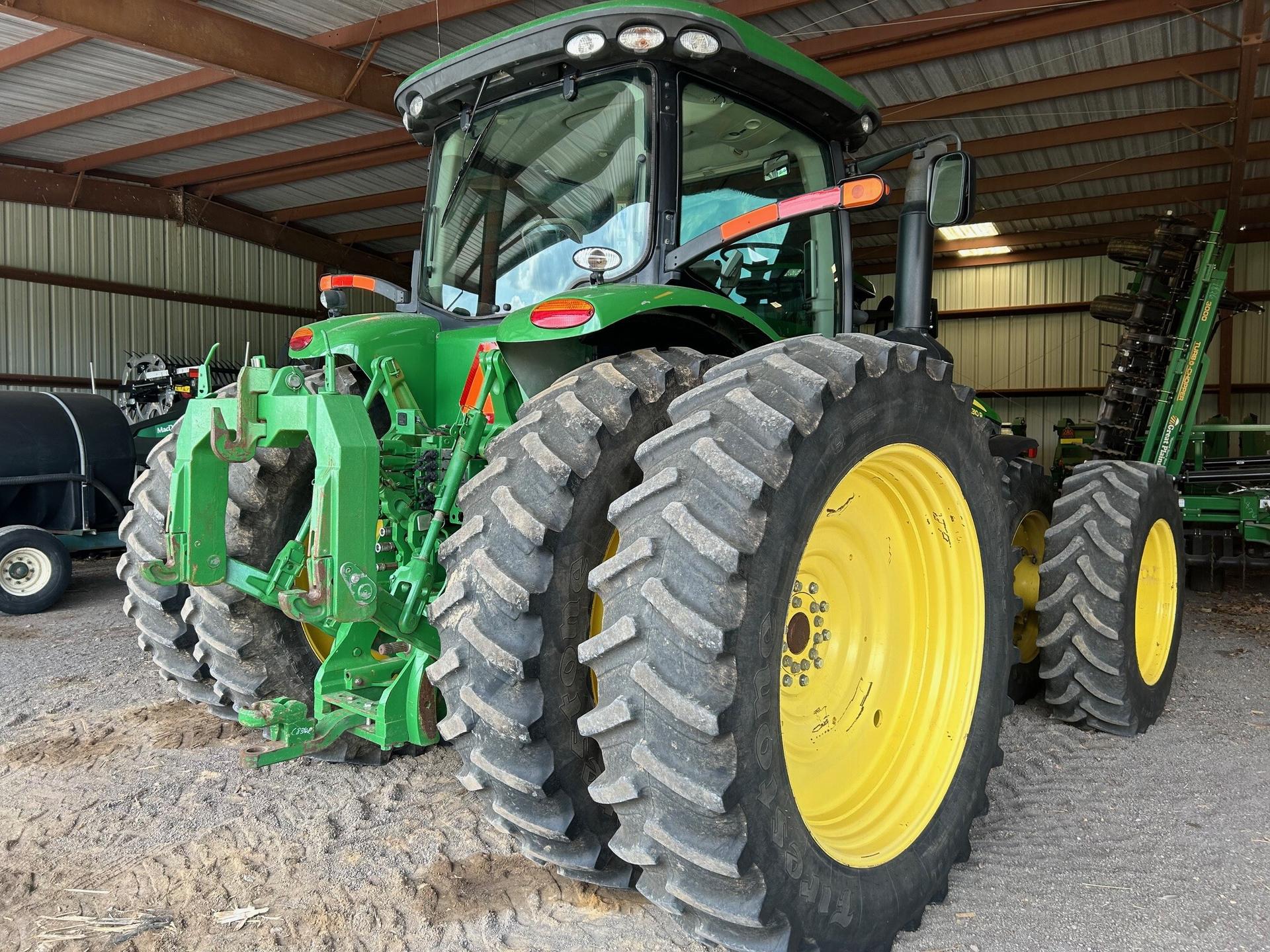 2011 John Deere 8310R