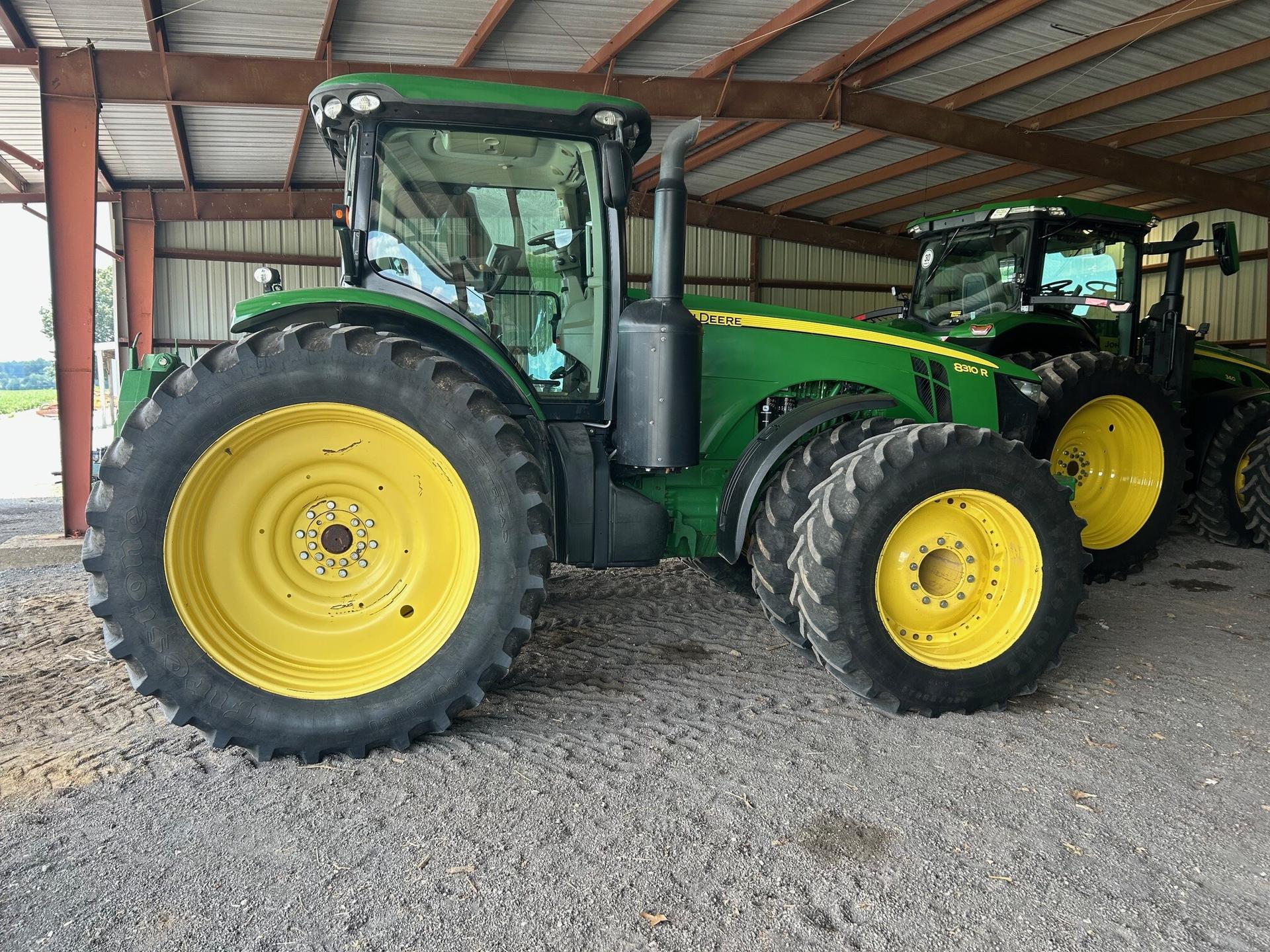 2011 John Deere 8310R