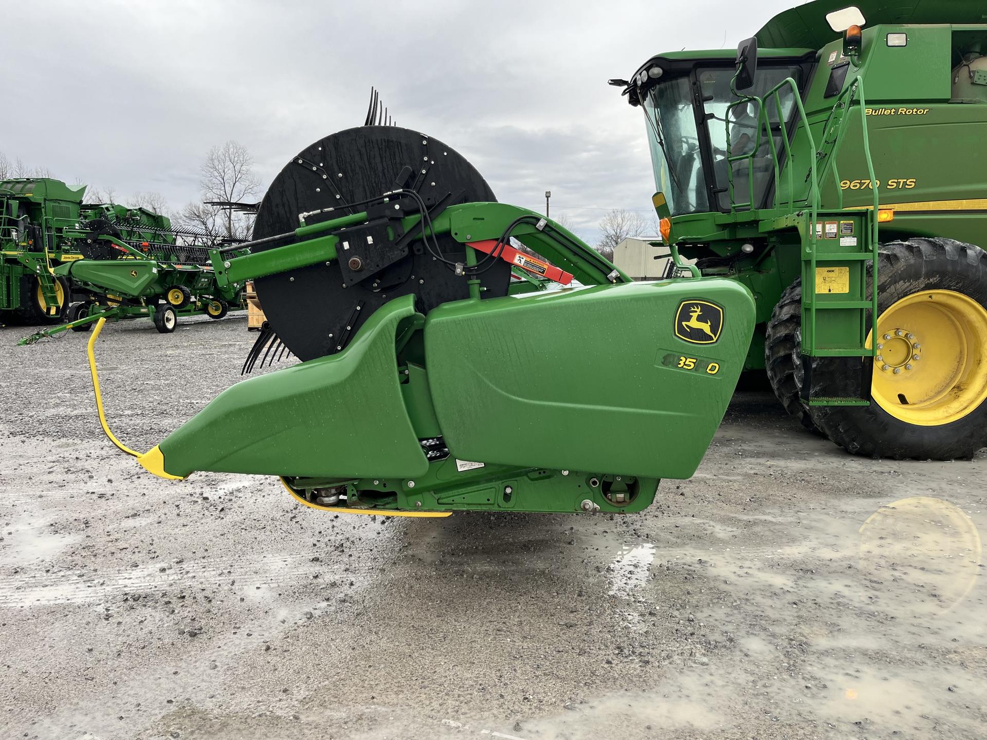 2017 John Deere 635FD