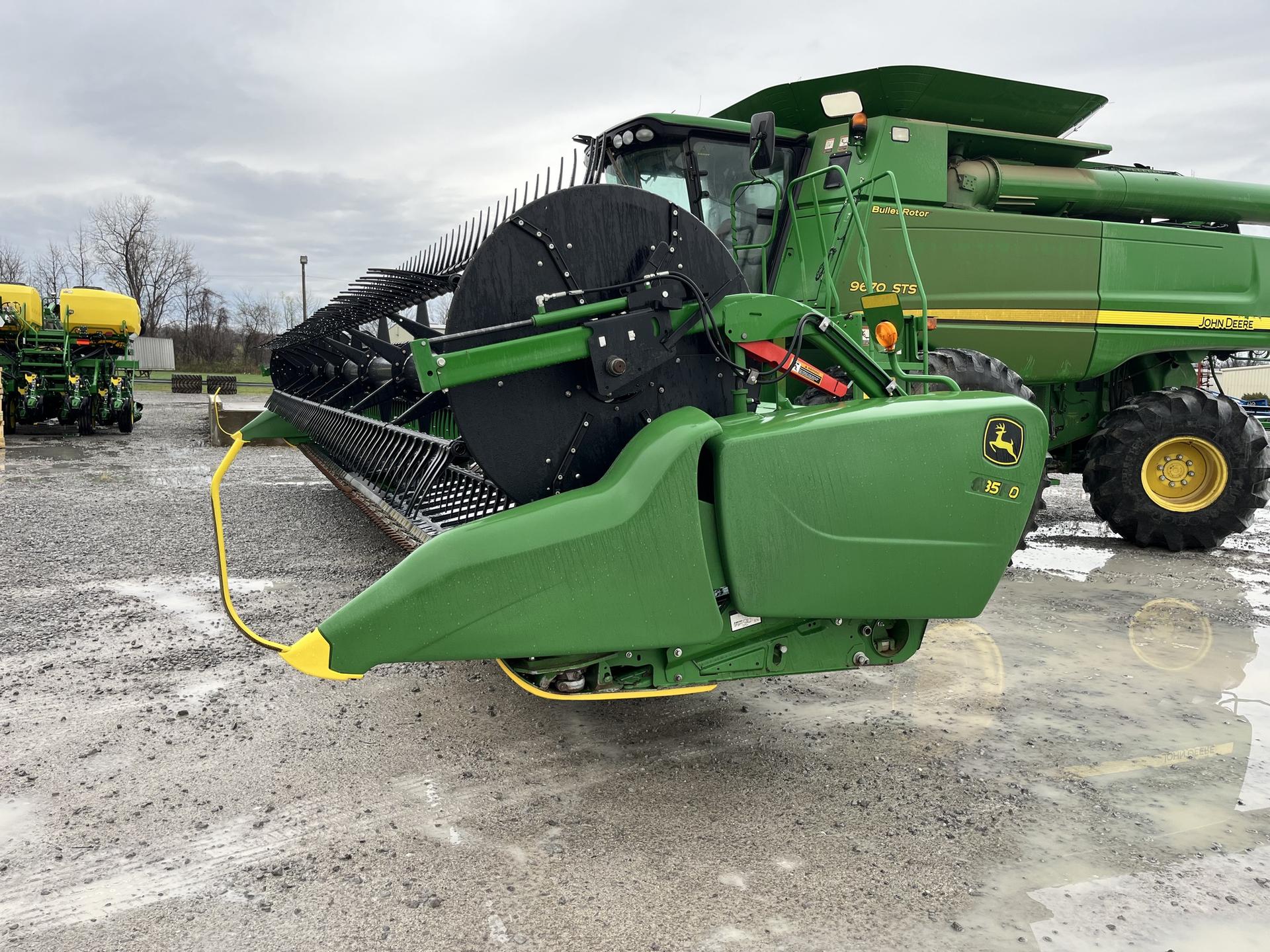 2017 John Deere 635FD