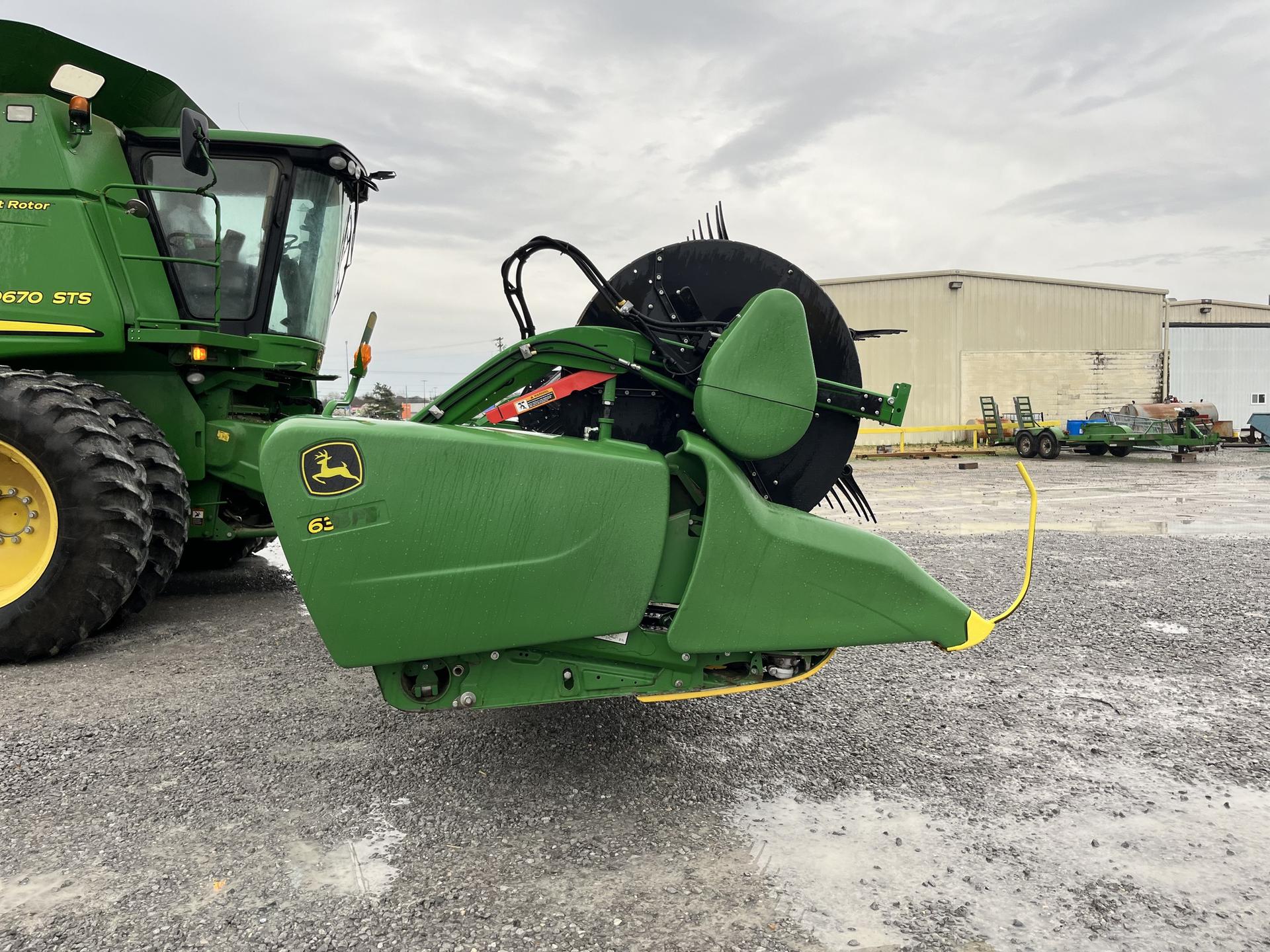 2017 John Deere 635FD