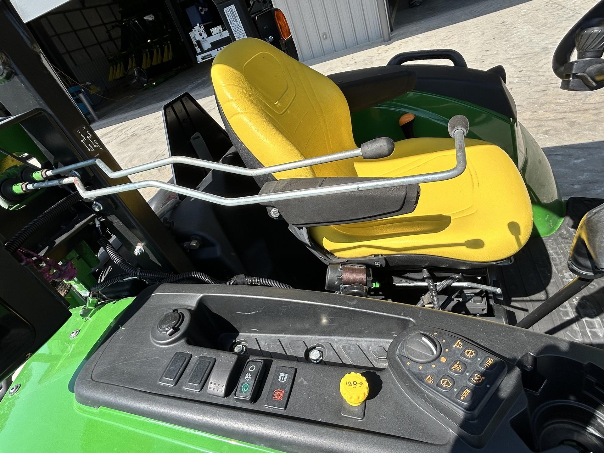 2018 John Deere 4052R