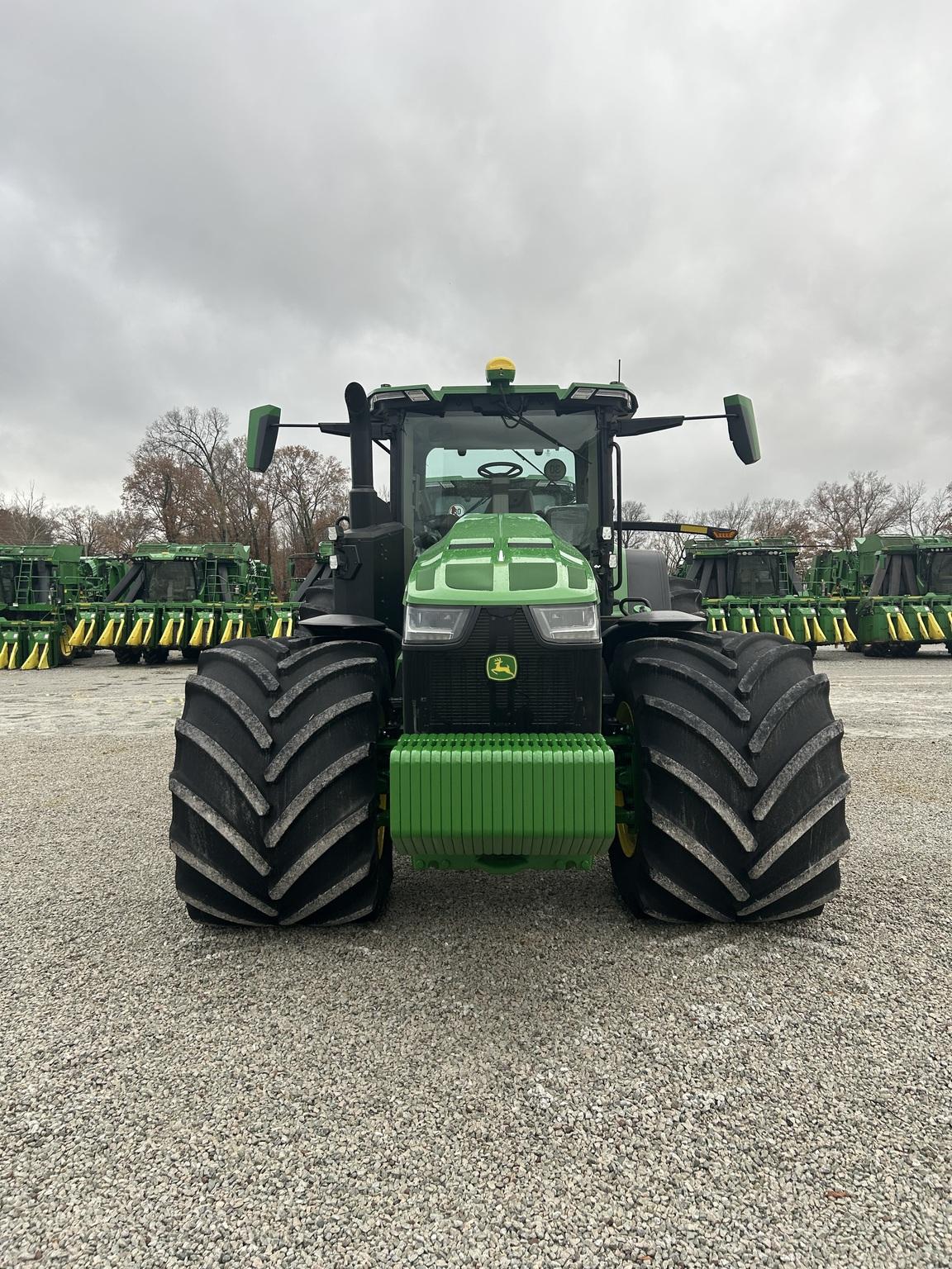 2023 John Deere 8R 340 Image