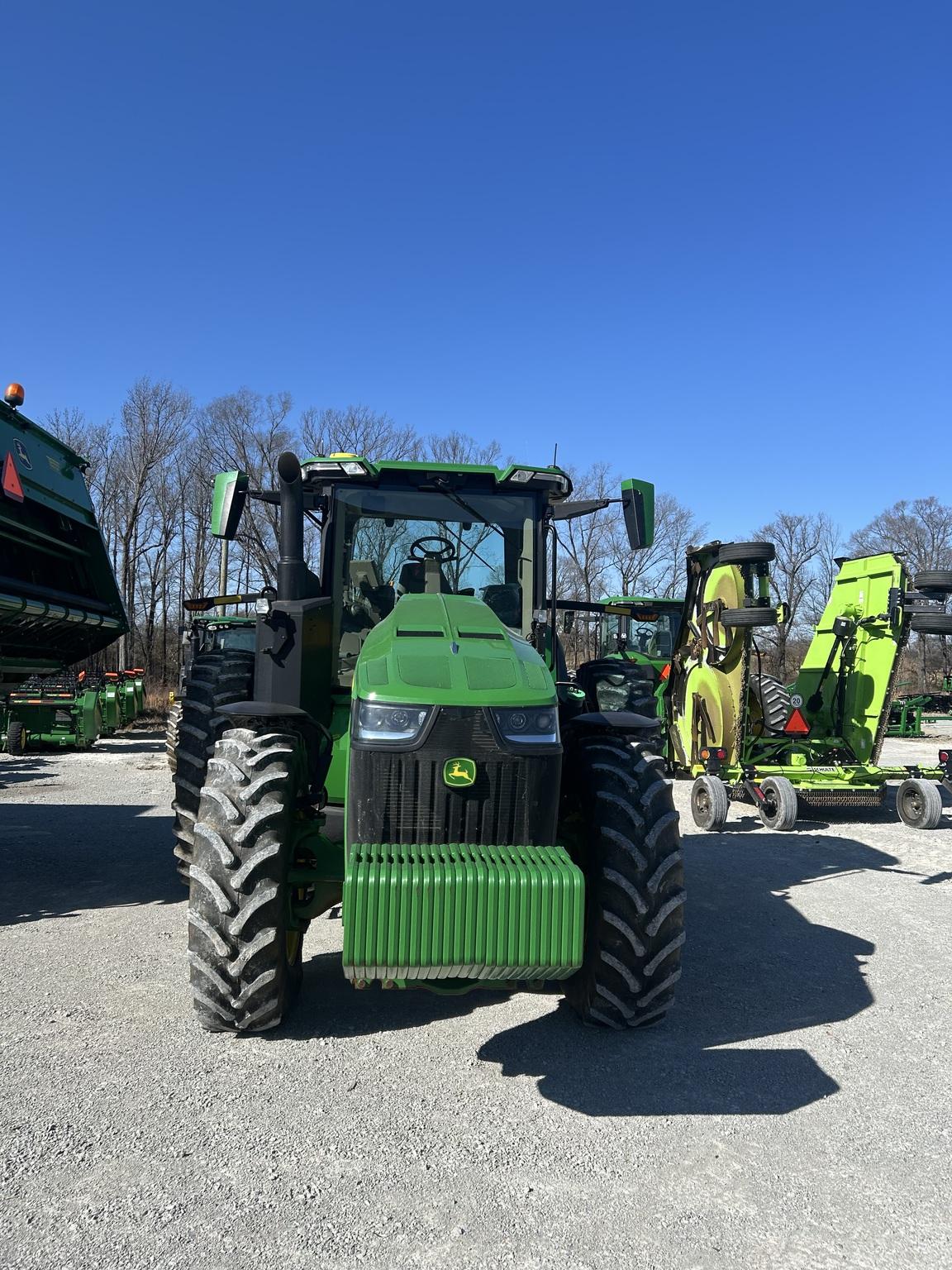 2023 John Deere 8R 250 Image