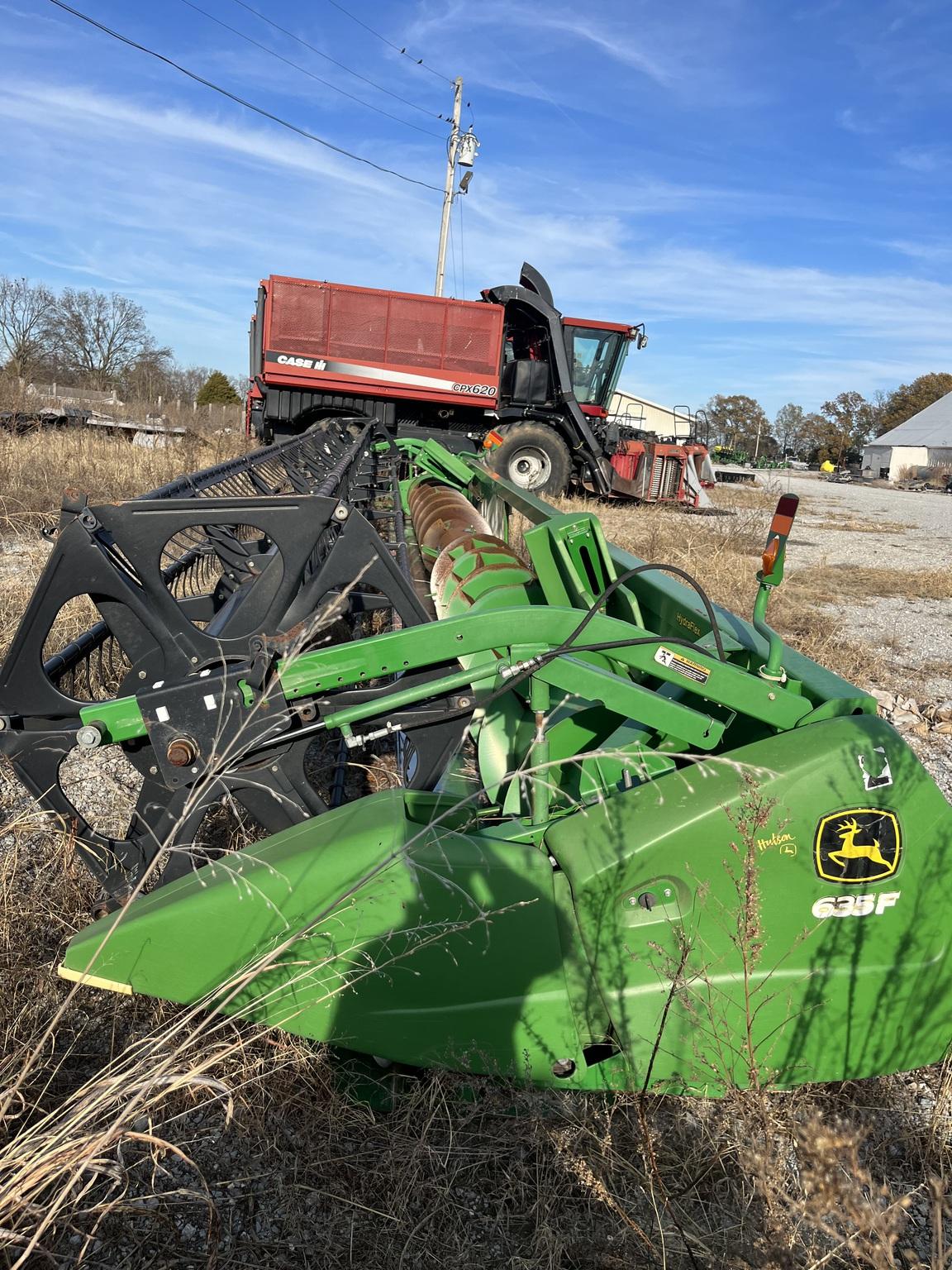 2011 John Deere 635F