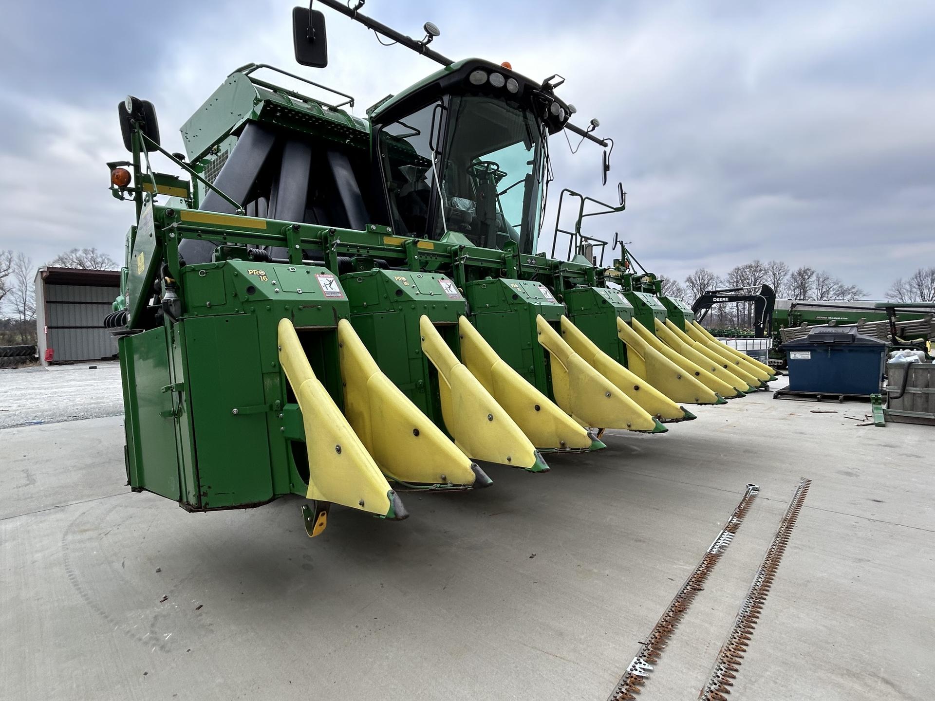 2021 John Deere CP690 Image