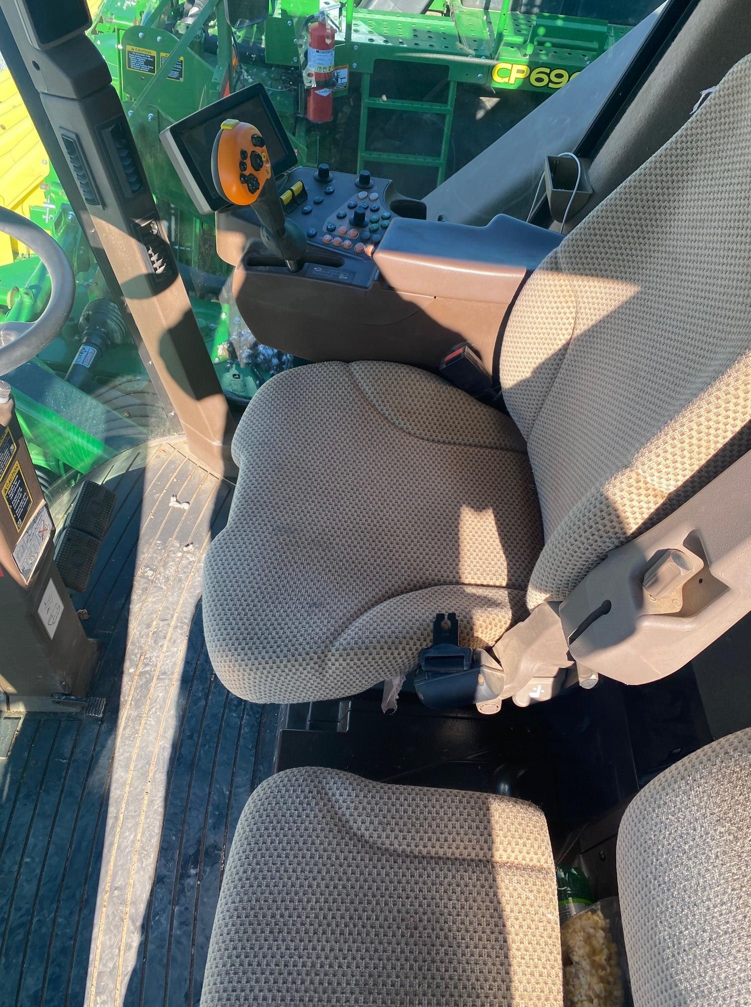 2021 John Deere CP690