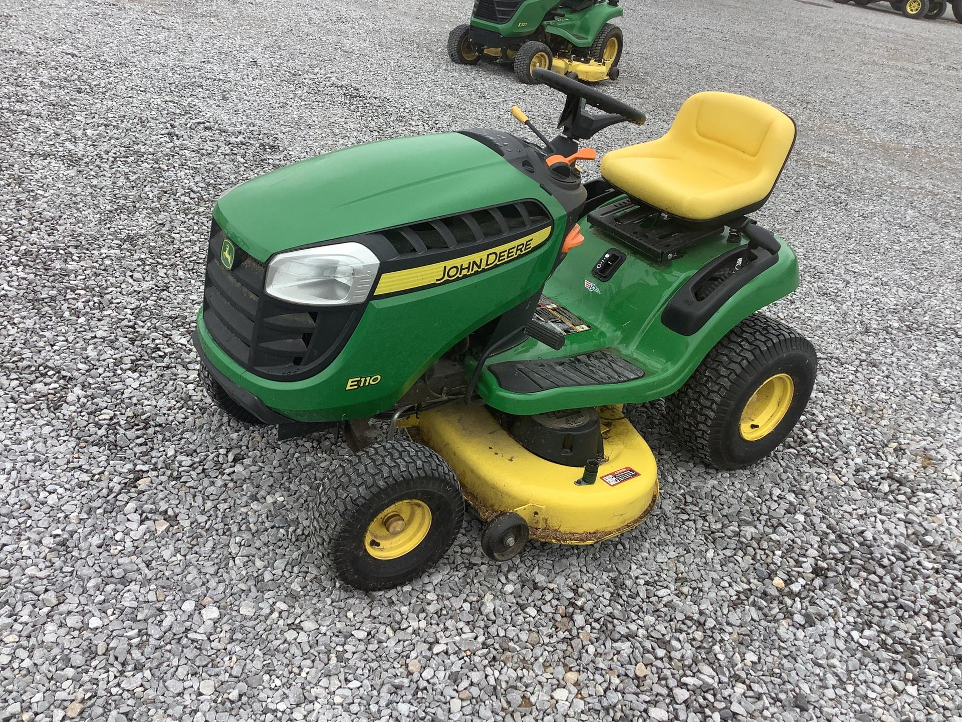 2018 John Deere e110