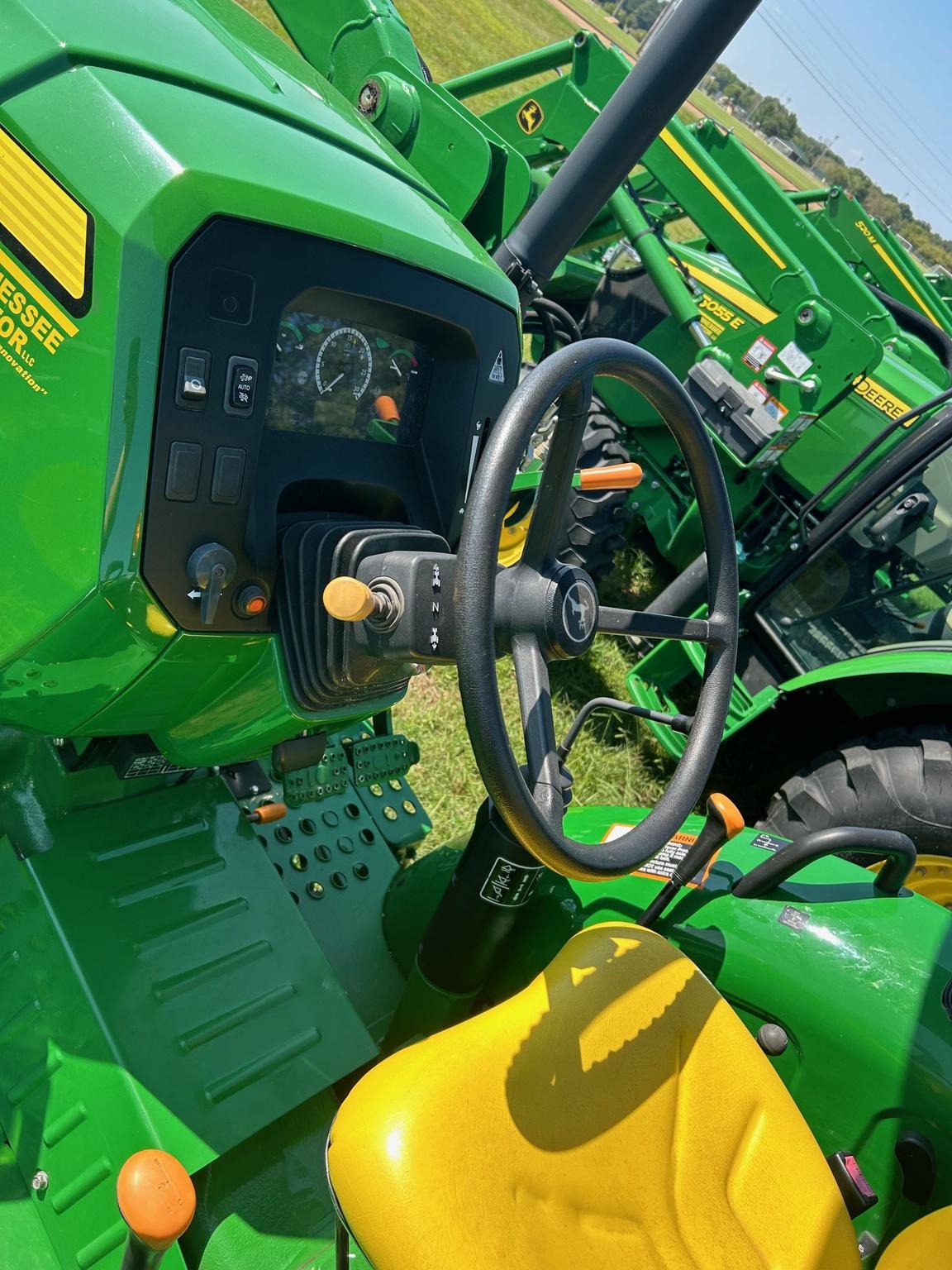 2016 John Deere 5055E