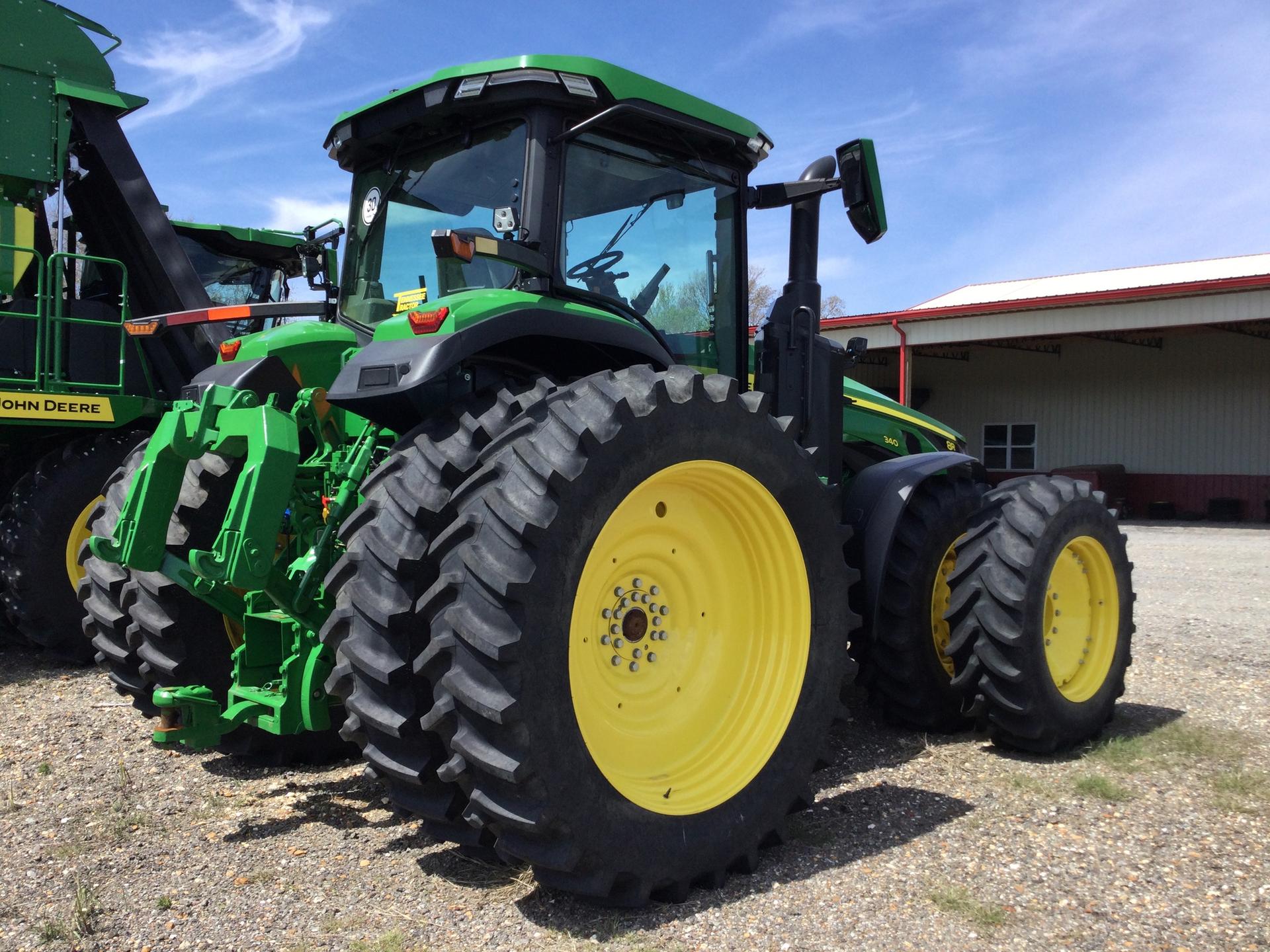 2023 John Deere 8R 340