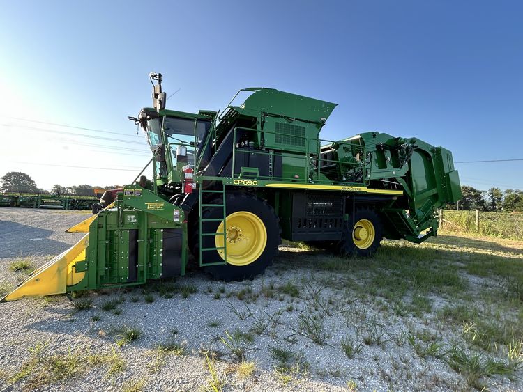 2021 John Deere CP690