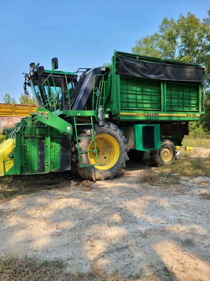 2001 John Deere 9976