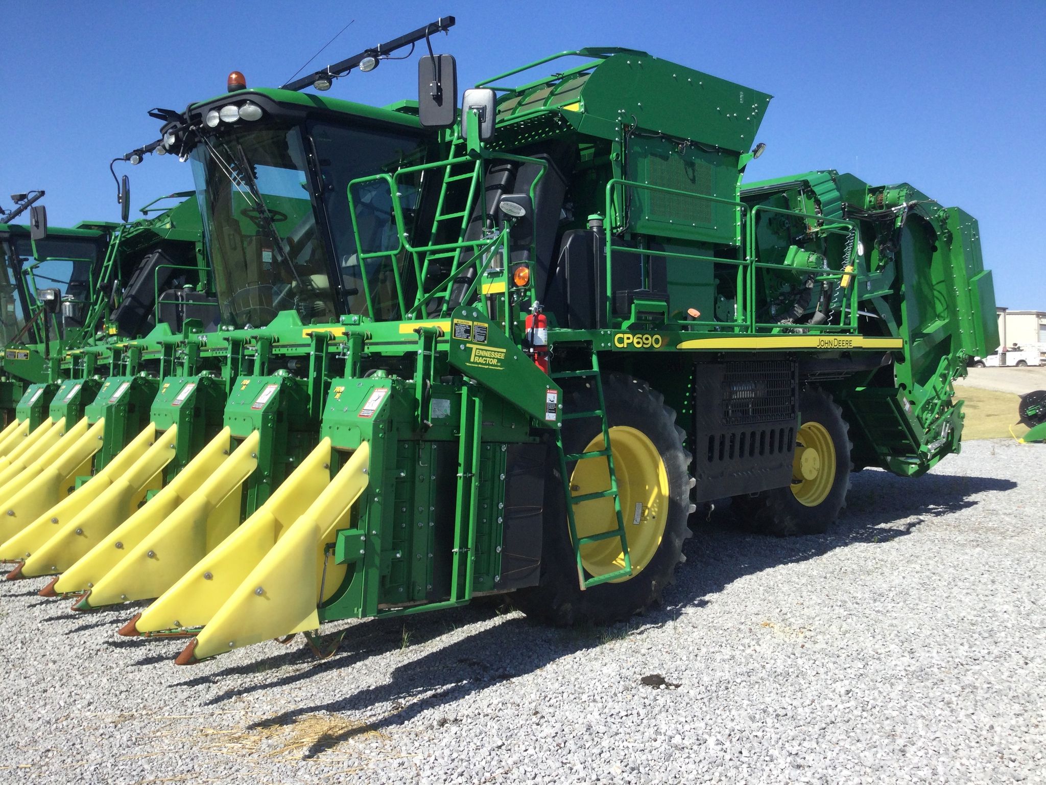 2021 John Deere CP690