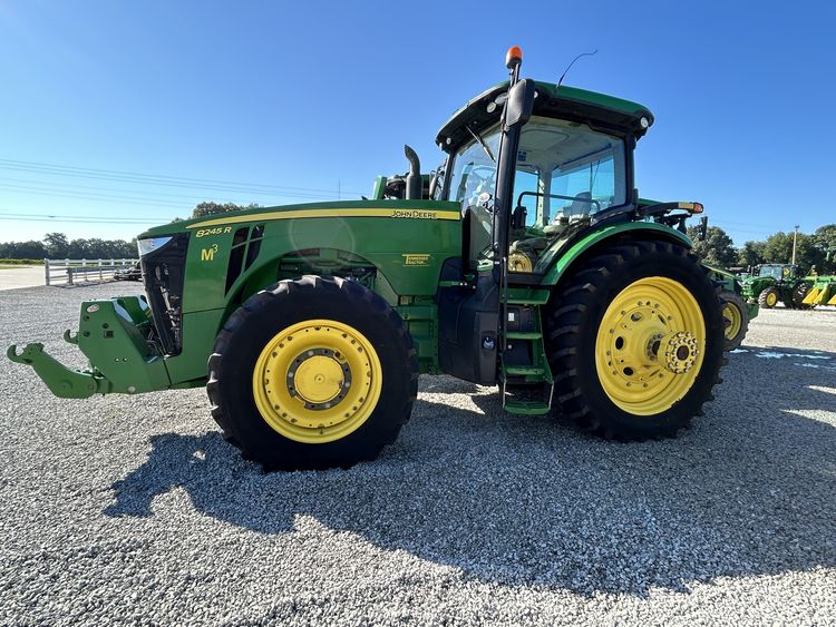 2017 John Deere 8245R