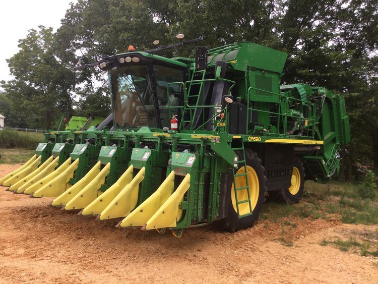 2018 John Deere CP690 Image