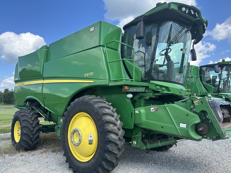 2013 John Deere S670