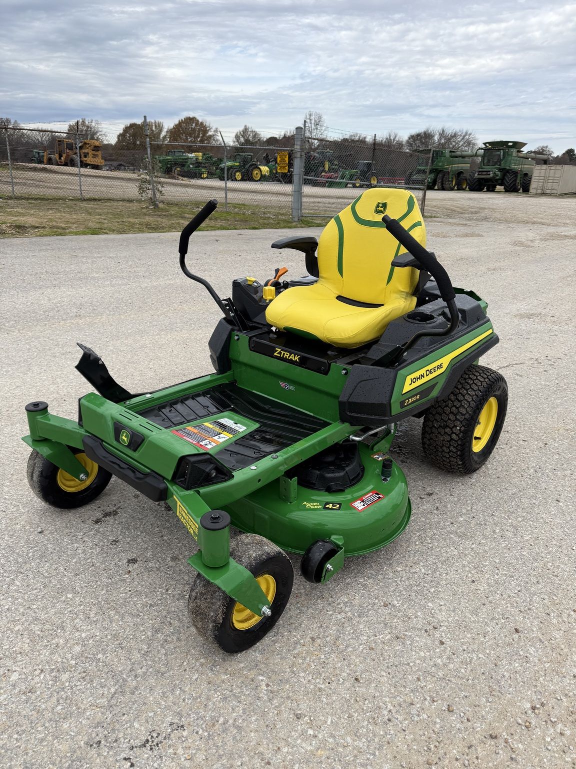 2024 John Deere Z320R Image