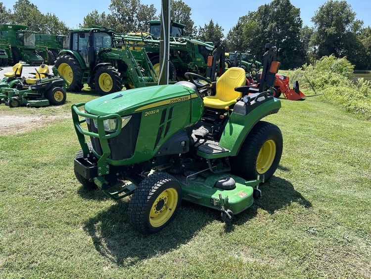 2017 John Deere 2032R