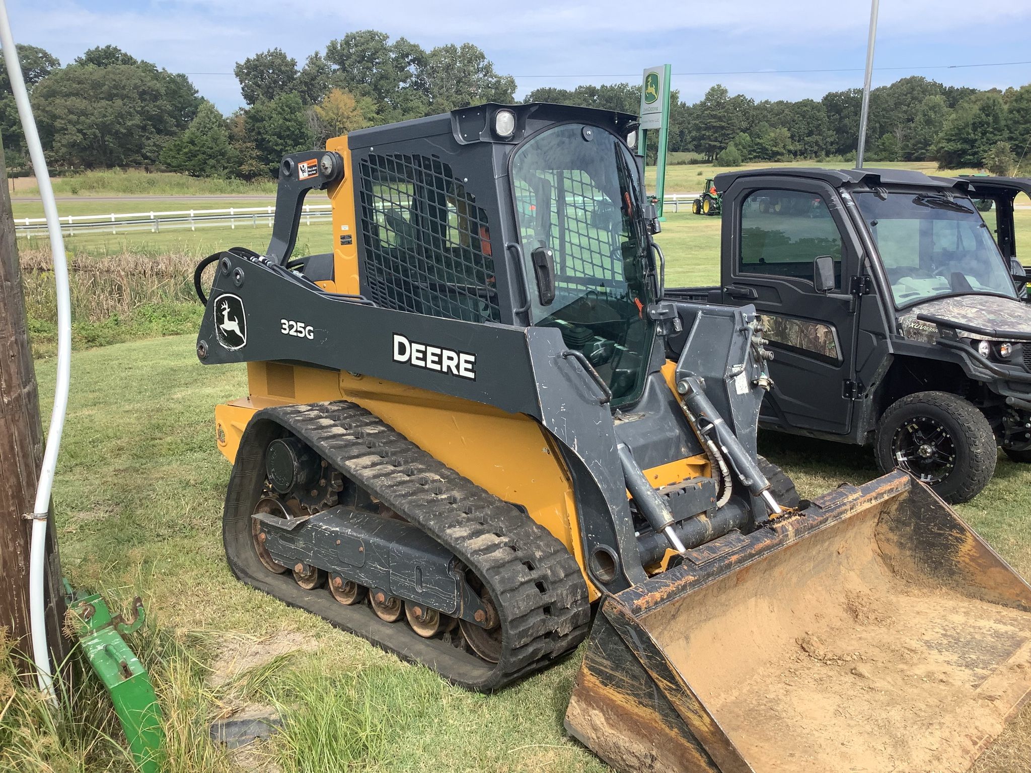 2021 John Deere 325G