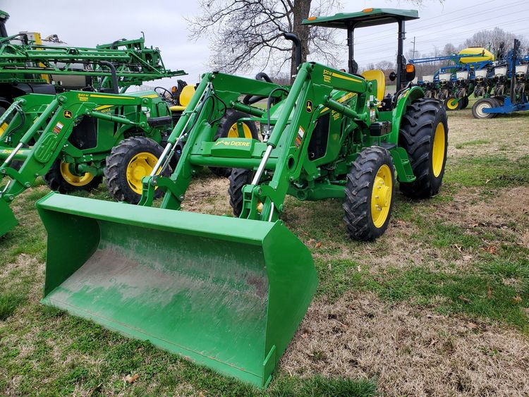 2022 John Deere 5075E