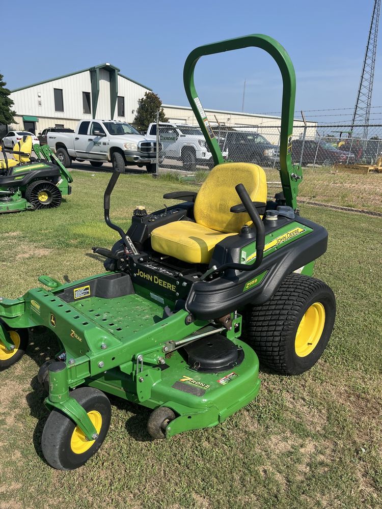 2013 John Deere Z915B