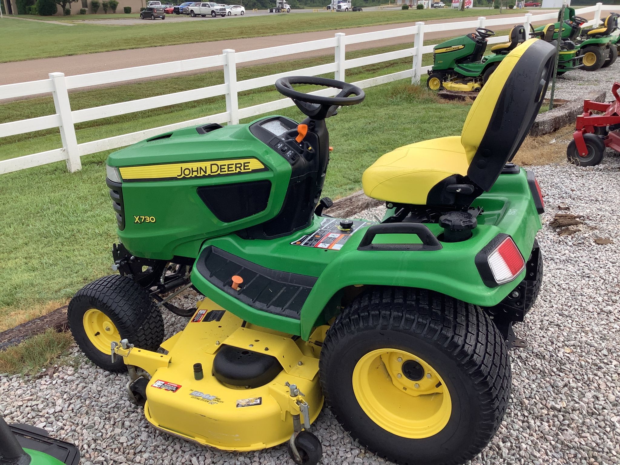 2016 John Deere X730