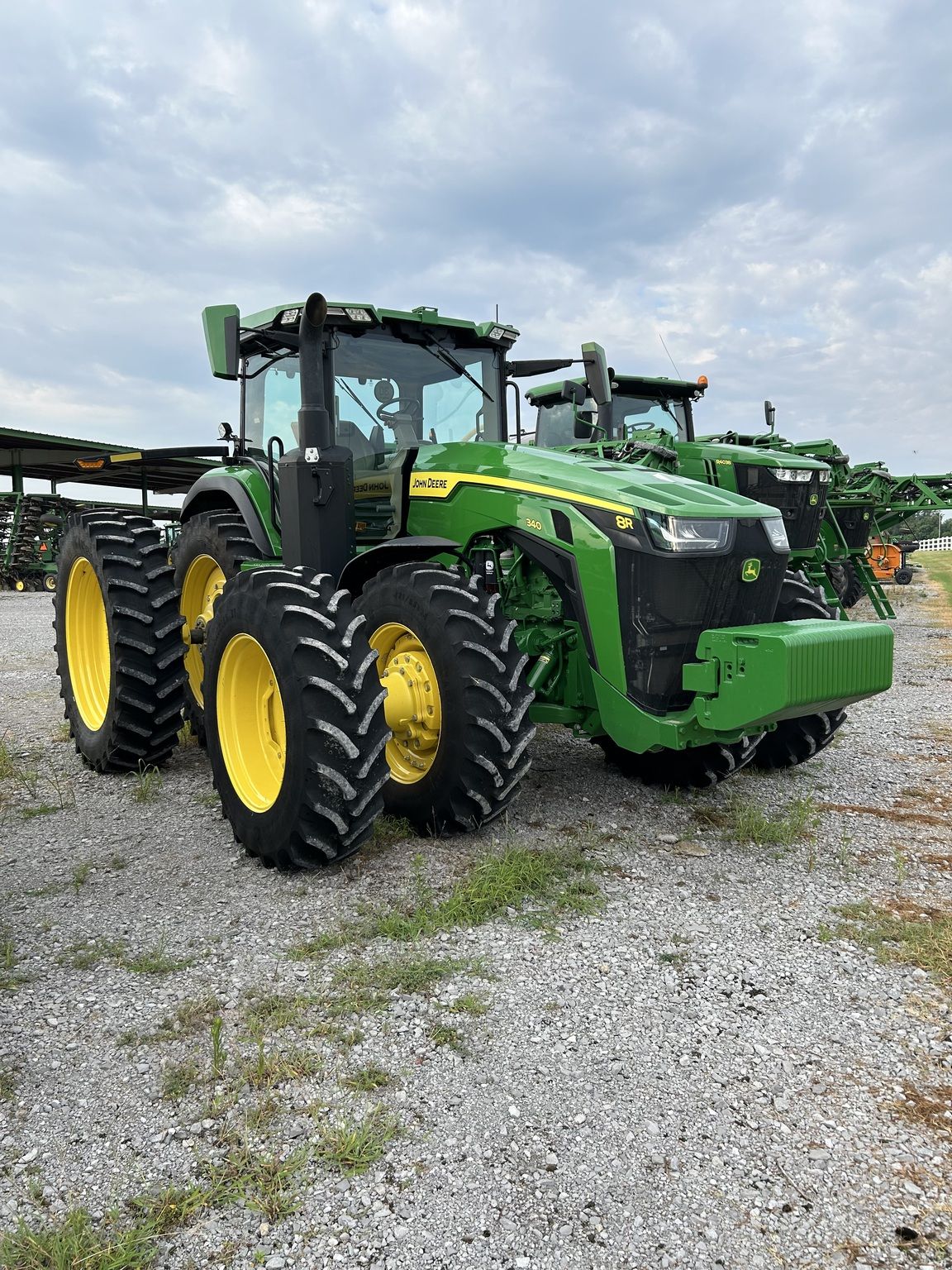 2022 John Deere 8R 340