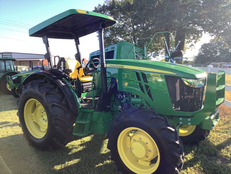 2022 John Deere 5100E